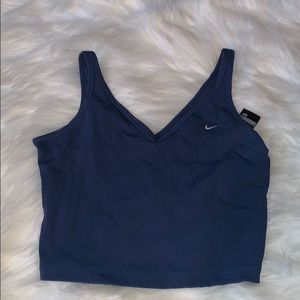 Cropped Nike tank top